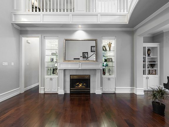 5th image of 303 Covington Way W