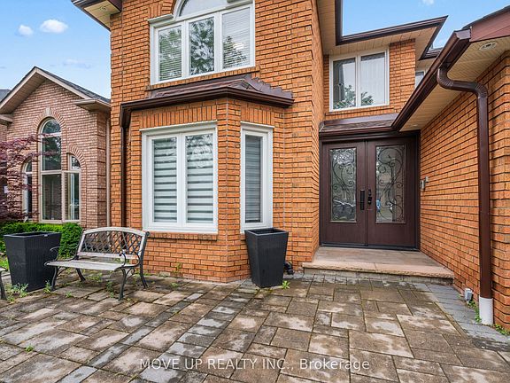 3rd image of 21 Gaby Ct
