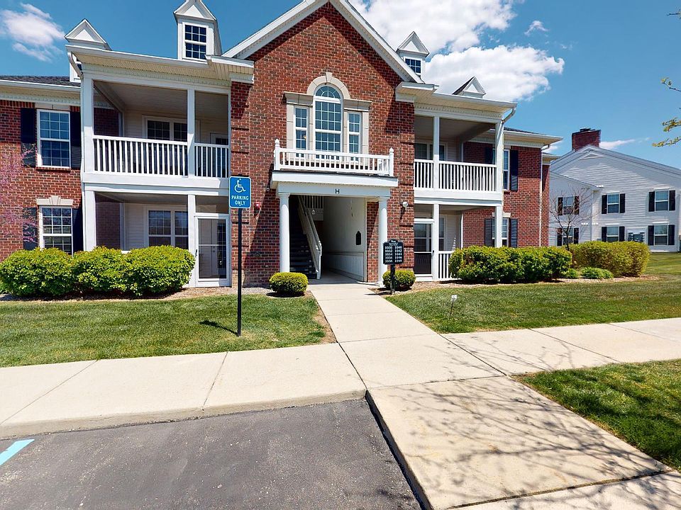1st image of 1014 W Summerfield Glen Cir