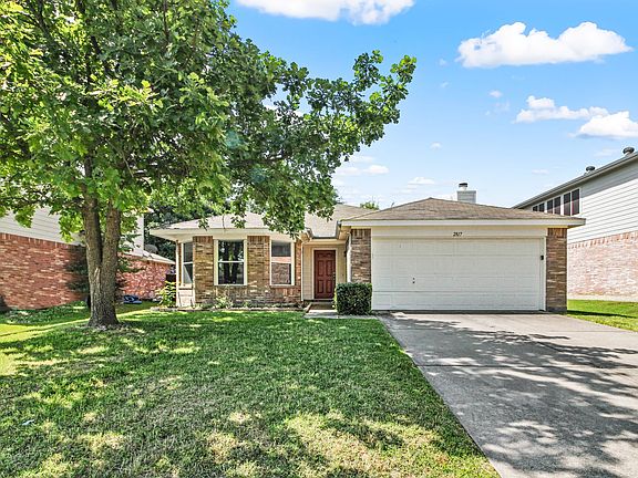 2nd image of 2817 Briargrove Ln