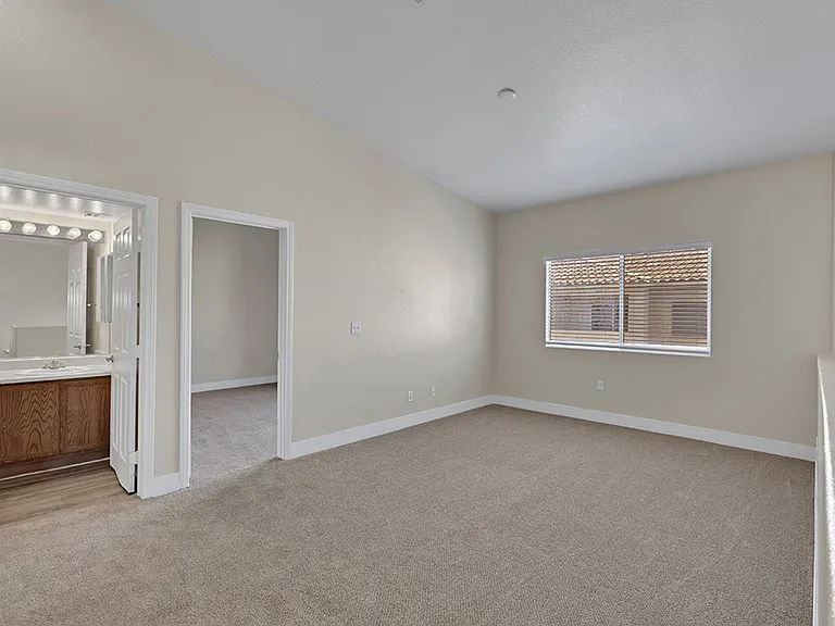 479 Eagle Egg St — Photo 3