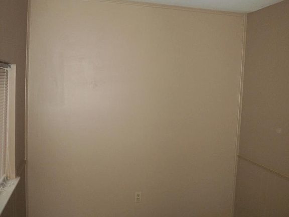 3rd image of 5433 Laredo Ln