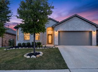 521 Roundstone Rd, Haslet, TX 76052
