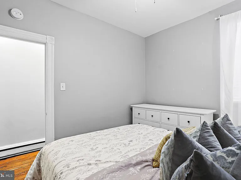 1211 33rd St NW #1 — Photo 11