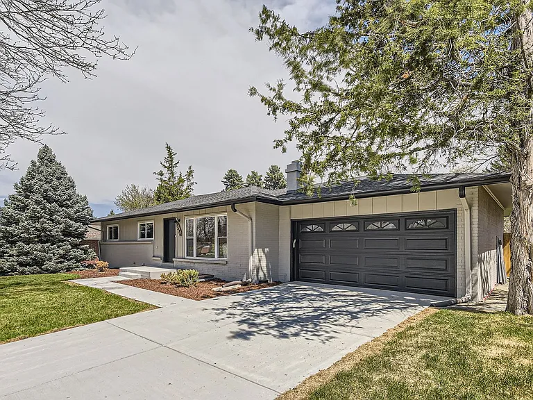 3576 S Holly St — Photo 15