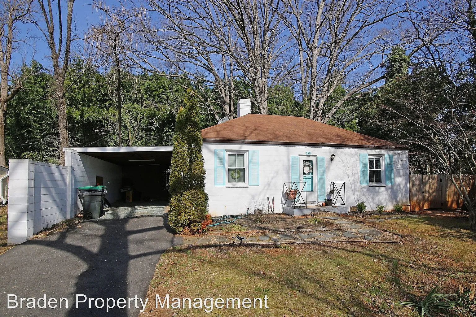 937 Hemlock Ln photo 1