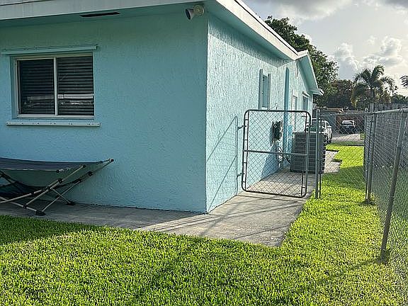3rd image of 5106 SW 92nd Ter