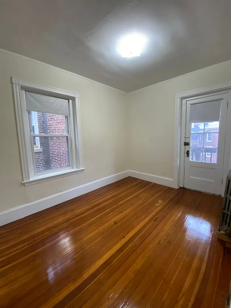 1-Bedroom Split | 1595 Beacon Street, Brookline (Washington Square) — Photo 4