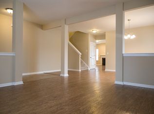 12556 Schoolhouse Rd, Fishers, IN 46037