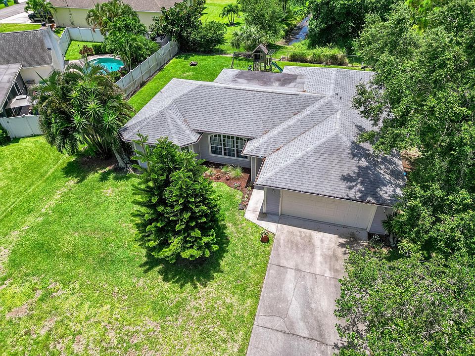 1st image of 1150 SW Alesio Lane
