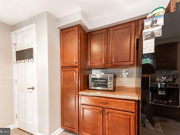 5th image of 32031 Dogwood Ln