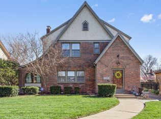 635 Romany Rd, Kansas City, MO 64113