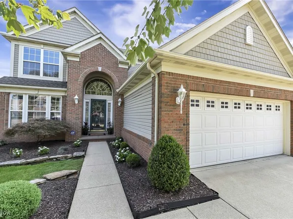 8594 Pine Creek Ln, Northfield, OH 44067