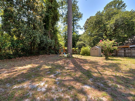 3rd image of 14 Glendale Ct