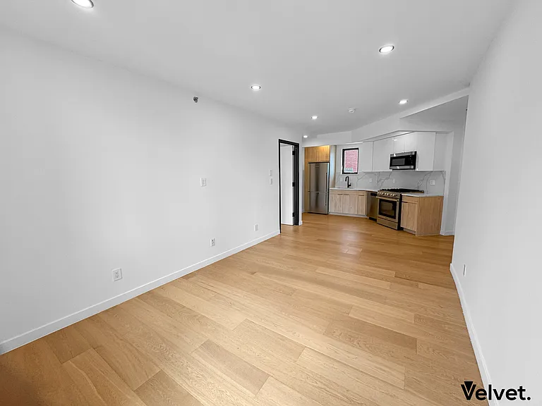 116-17 Grosvenor Ln #5C — Photo 9
