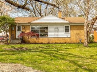 564 Bayfair Dr, Bay Village, OH