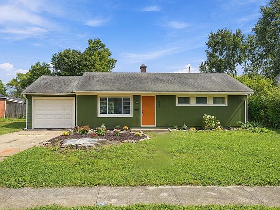 2nd image of 406 Carilla Ln