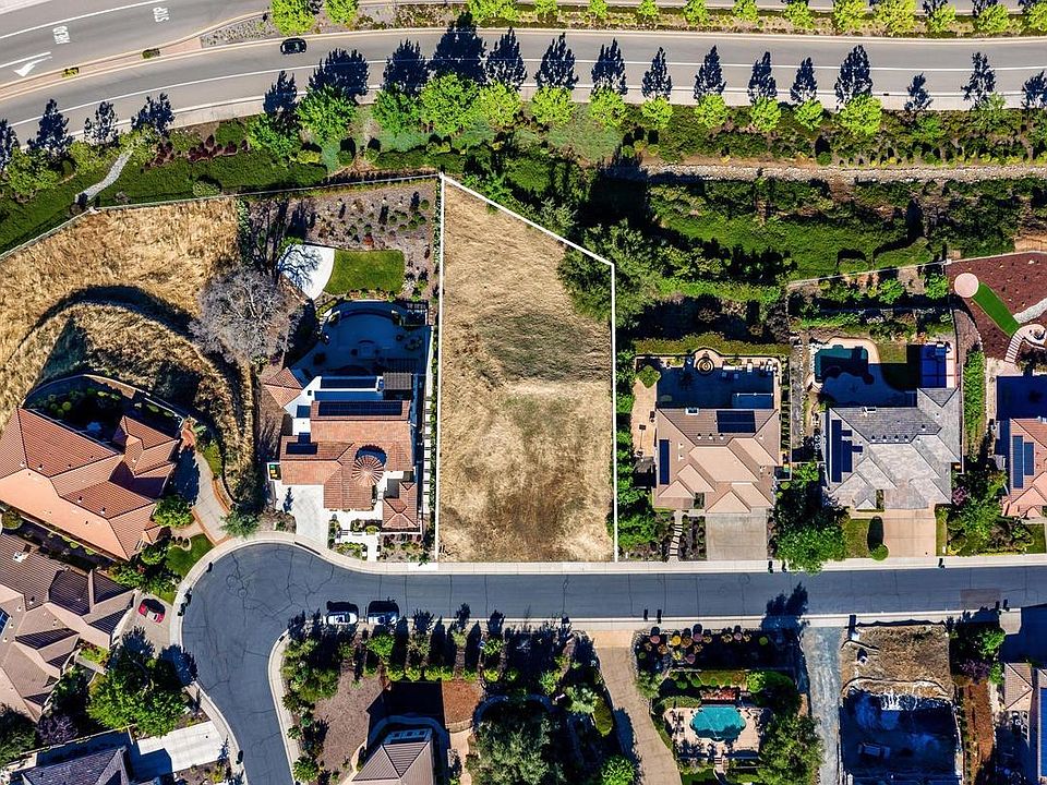 1st image of 3262 Bordeaux Dr