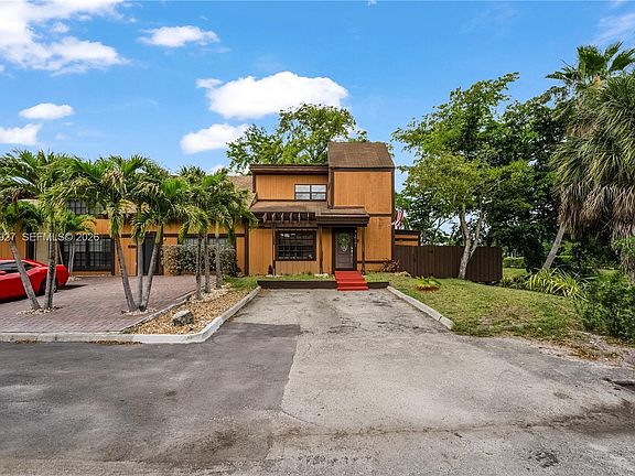 2nd image of 10101 Woodbury Ct