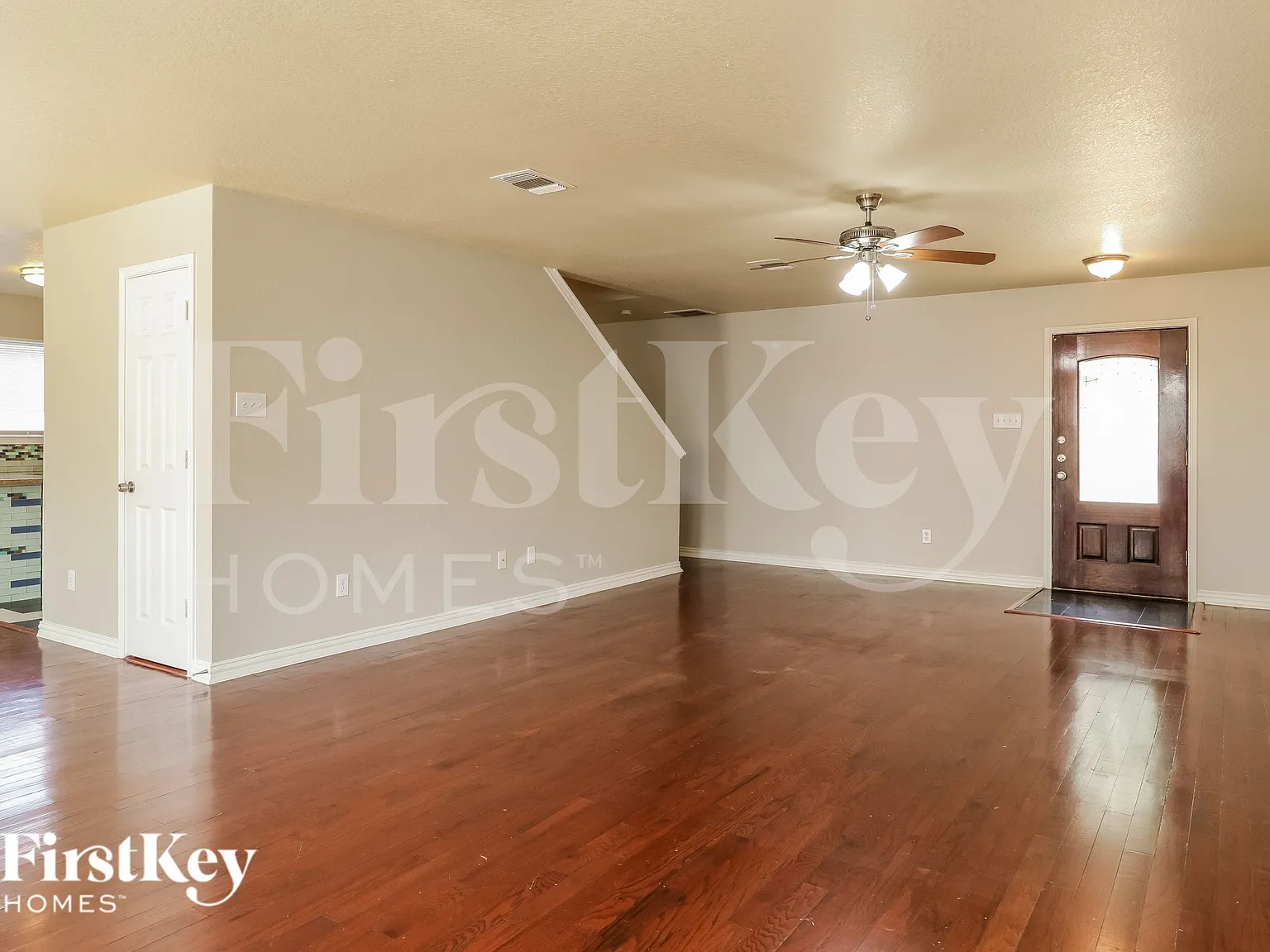 4 bed, 2.5 bath, 2104 sqft, $1,925 — Photo 4