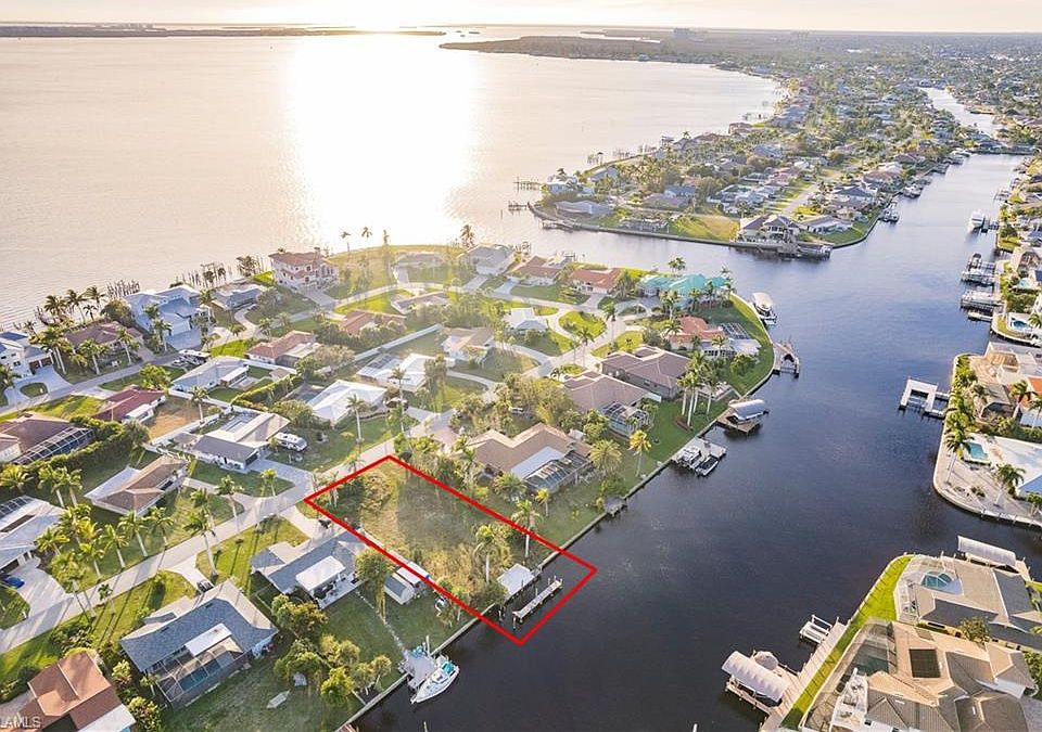 1st image of 931 Dolphin DR