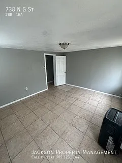 738 N G St — Photo 19
