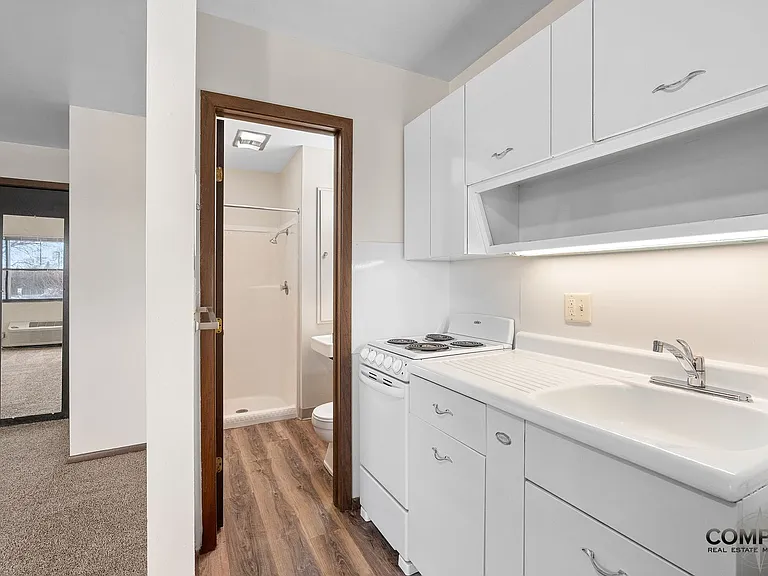1025 W. MacArthur Avenue — Photo 11