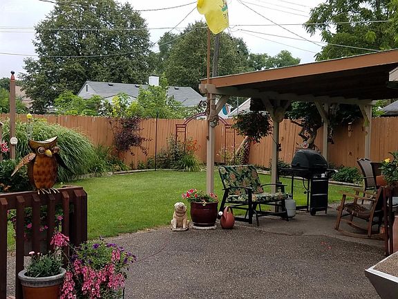 4th image of 1702 Earlmoor Blvd