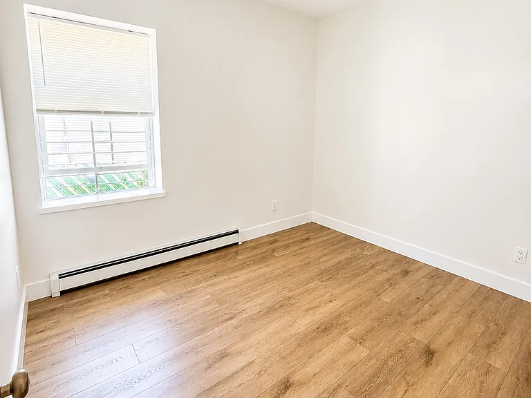 931 Van Duzer St #1 — Photo 3