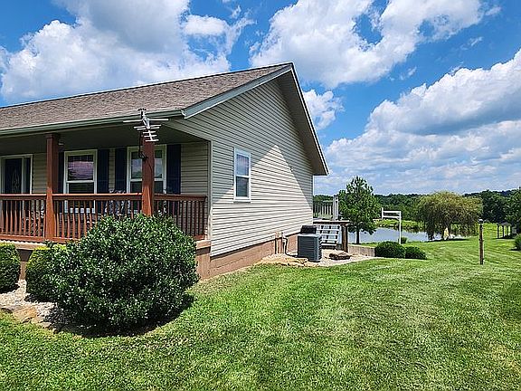 3rd image of 195 Cunningham Ln