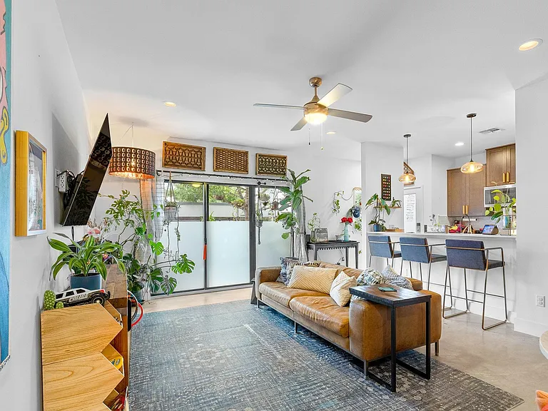2101 Montopolis Dr #11 — Photo 15