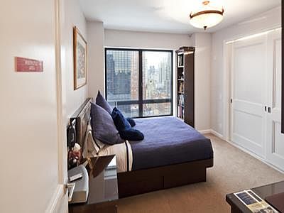 3rd image of 530 E 76th St #28AHK