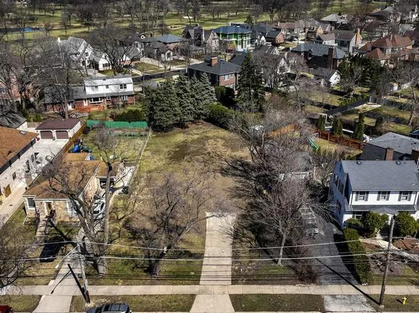 445 Rand Rd, Park Ridge, IL 60068