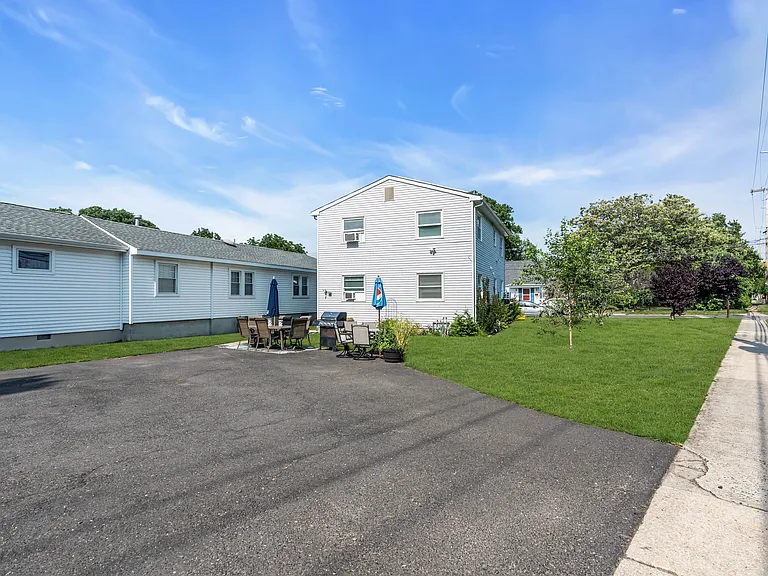 1264 Maplewood Rd #A — Photo 56