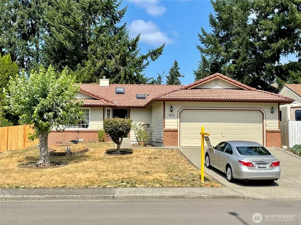 9238 Classic Drive NE, Lacey, WA 98516
