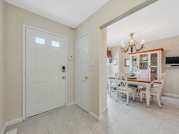 4th image of 2840 Nicole Court