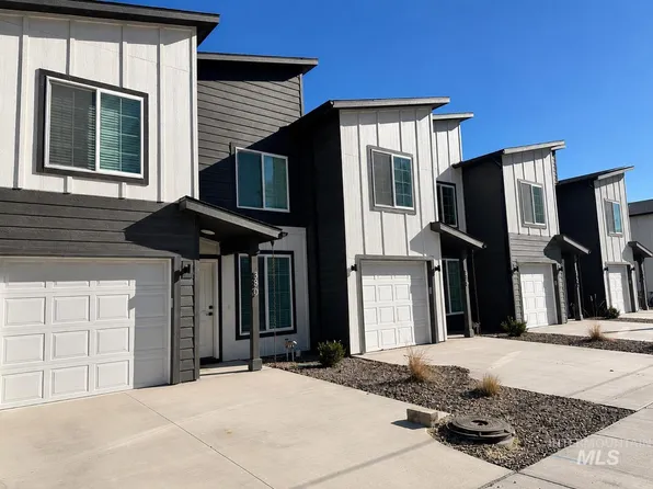 961 NW Foster Dr, Mountain Home, ID 83647