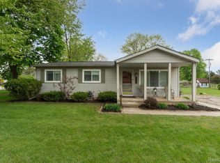 9005 Bernice Dr, Pinckney, MI 48169