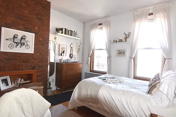 Rented by The Agency | media 15