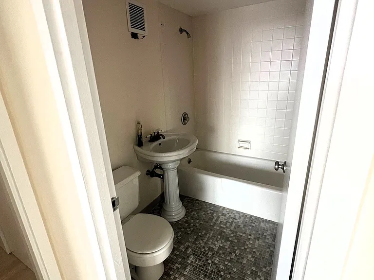 872 Massachusetts Ave #6-A — Photo 18