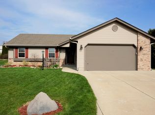 W208N16460 Saint Andrews Ct, Jackson, WI 53037