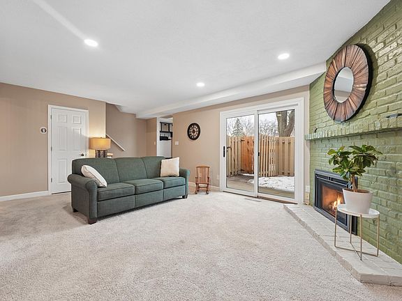 4th image of 2437 Unity Ave N