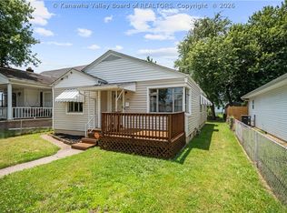 153 4th St, Dunbar, WV 25064