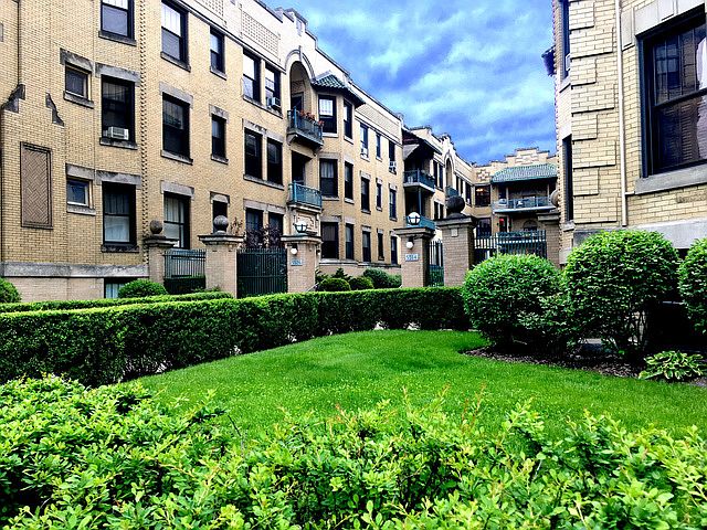 1st image of 5520 S Cornell Ave APT 3S