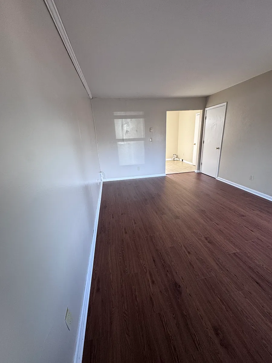 Building Photo - 1235 Ruddell Rd #2