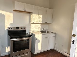 588 W Market St FL 1R, York, PA 17401