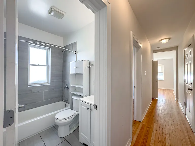 5610 N Western Ave #302 — Photo 9