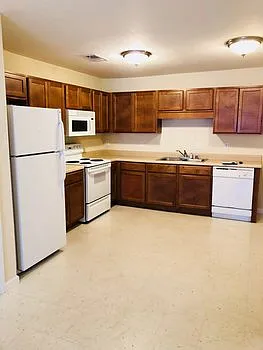 9103 Pembroke Oak Grove Rd #4E — Photo 6