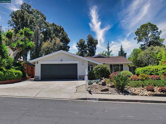 2nd image of 913 Seascape Cir