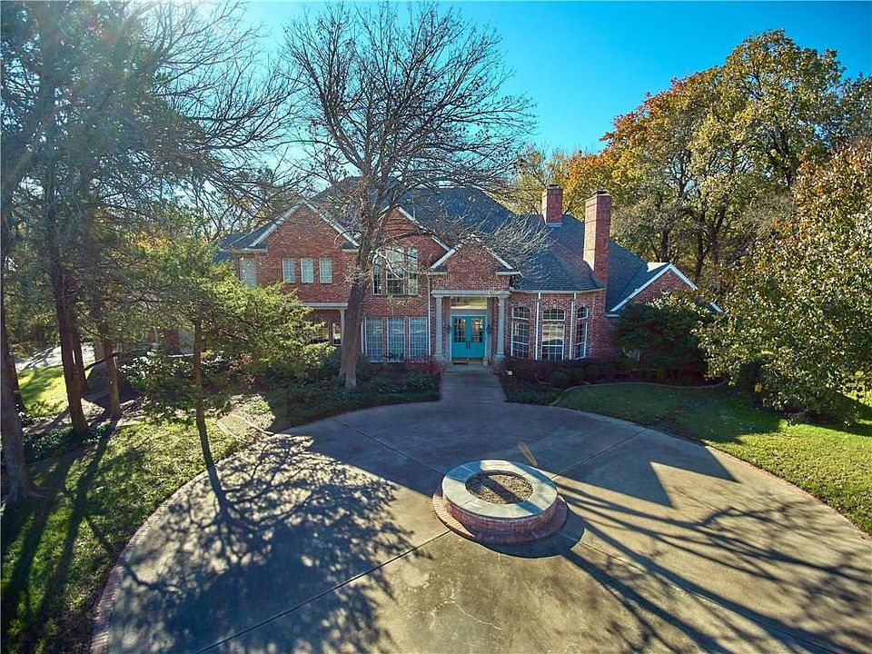 1st image of 105 Honeytree Cir